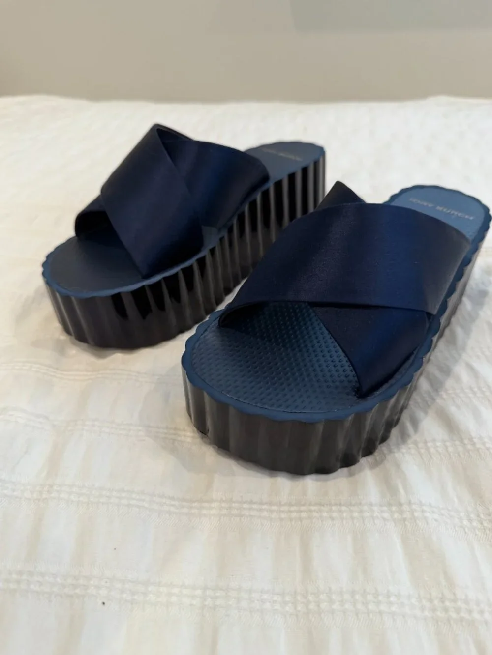 Tory Burch Scallop Satin Platform Wedge Sandals Navy Size 8